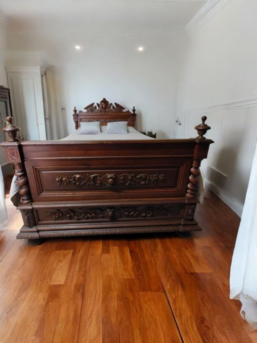 ANTIQUE KING SIZED BED - ADDITIONAL PHOTO 1