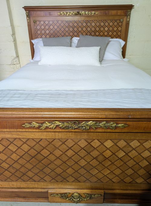ANTIQUE KING SIZED BED - ADDITIONAL PHOTO 13