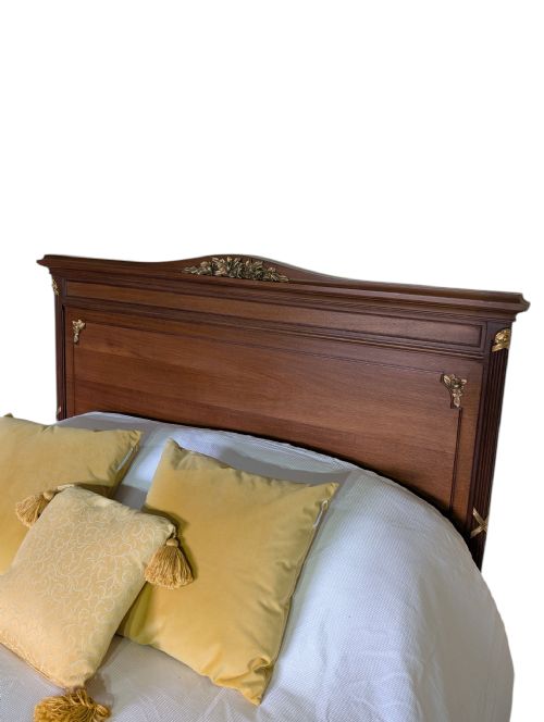 ANTIQUE KING SIZED BED - ADDITIONAL PHOTO 9