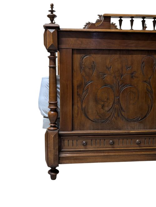 ANTIQUE KING SIZED BED - ADDITIONAL PHOTO 4