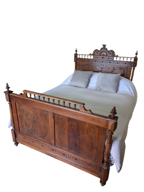 ANTIQUE KING SIZED BED - ADDITIONAL PHOTO 9