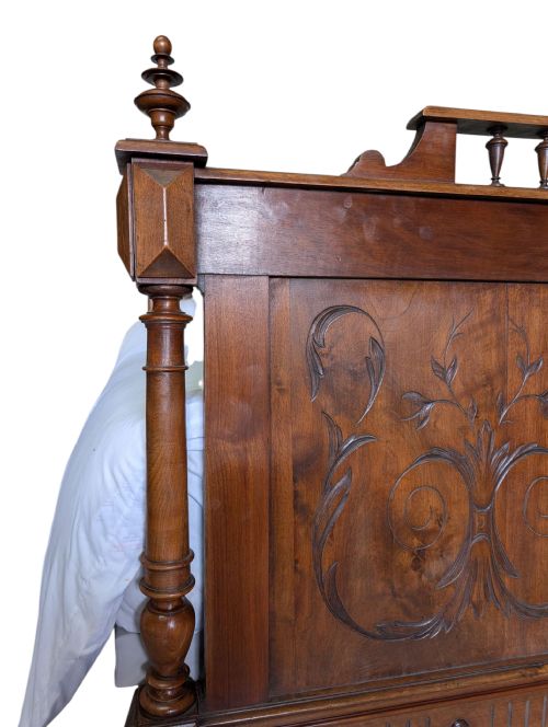 ANTIQUE KING SIZED BED - ADDITIONAL PHOTO 11