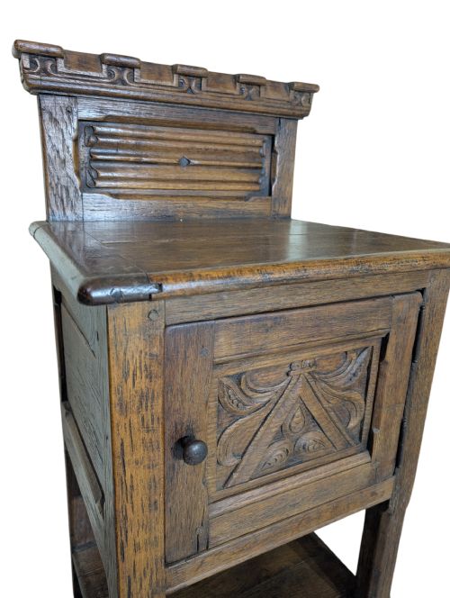 PAIR OF BEDSIDE CABINETS - ADDITIONAL PHOTO 3