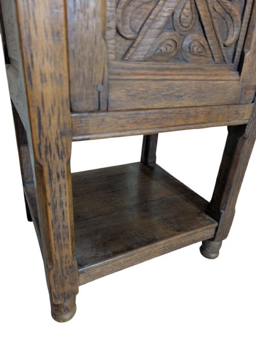 PAIR OF BEDSIDE CABINETS - ADDITIONAL PHOTO 4