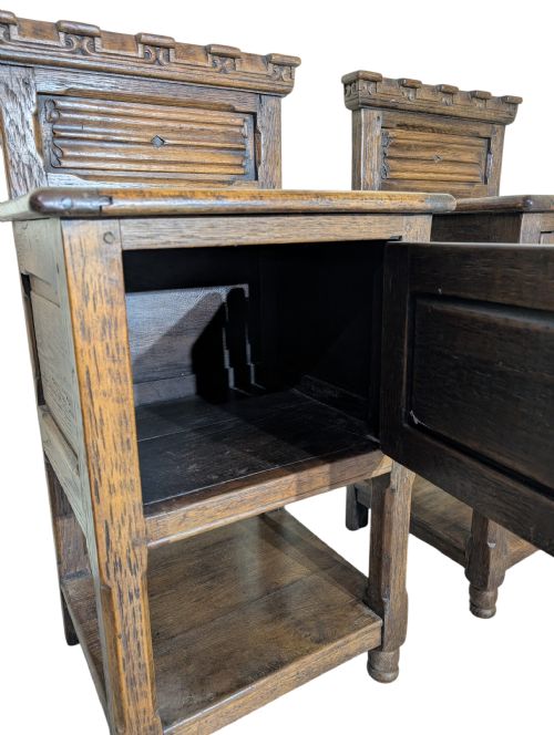 PAIR OF BEDSIDE CABINETS - ADDITIONAL PHOTO 5