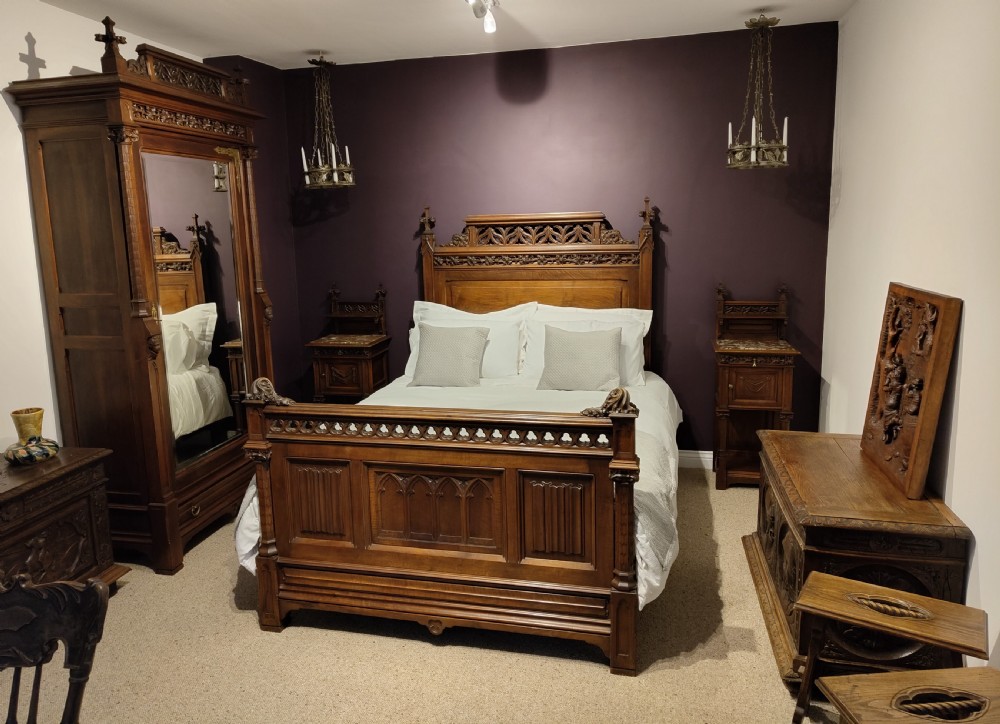 Antique Bedroom Suite 