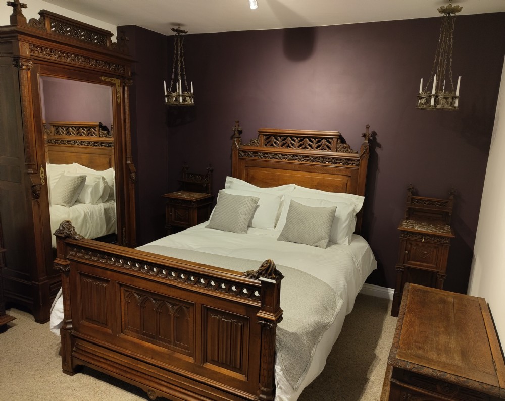 Antique Bedroom Suite  View XXI