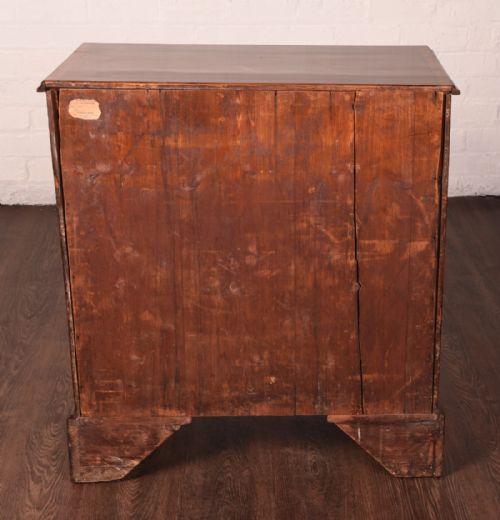 fig 1. A small Georgian mahogany bachelor chest of drawers