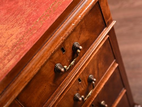 fig 2. mahogany pedestal 3 part desk