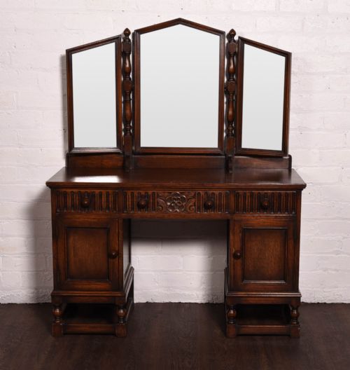 fig 1. Carved oak 5 piece bedroom suite