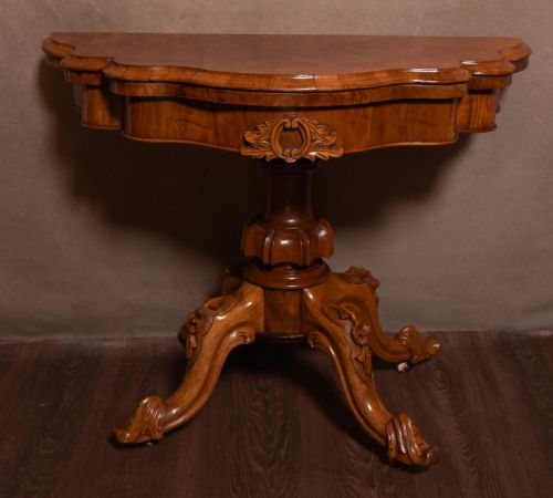 Stunning Victorian Burr Walnut Card Table