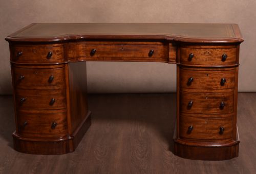 Superb Victorian Mahogany Pedestal Desk