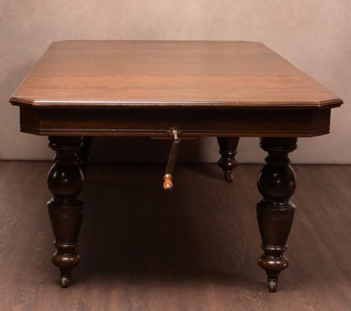 Late Victorian Oak Extending  Dining Table