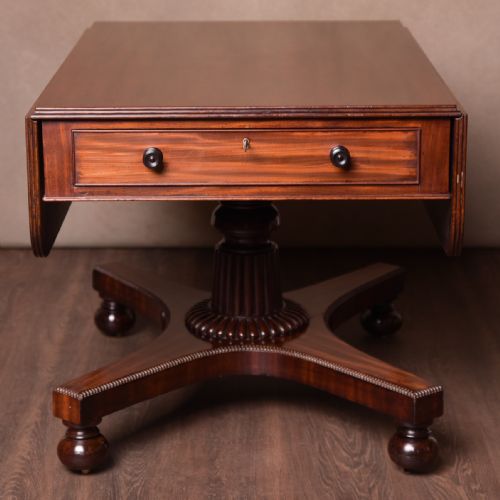Superb William the 4th Mahogany Drop Leaf Centre Table