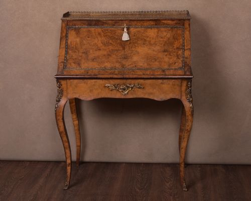 Superb Elegant Burr Walnut Ladies Writing Bureau