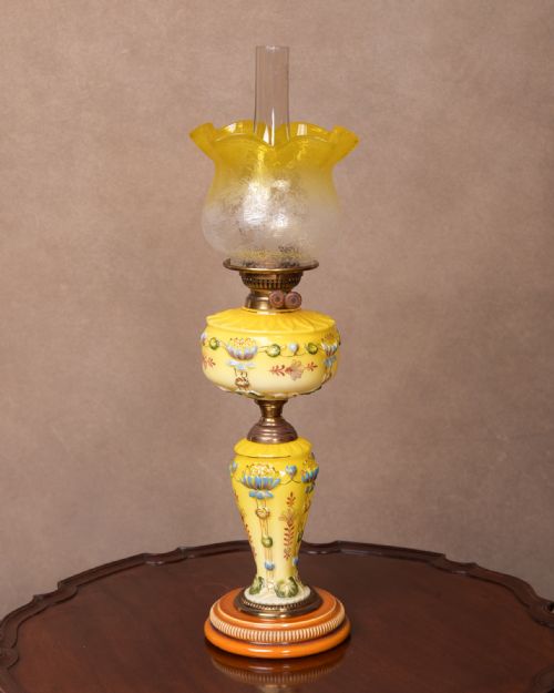 Stunning Victorian Art Nouveau Hand Painted Oil Lamp