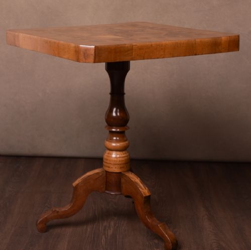 19th Century Inlaid Italian Sorrento Table 
