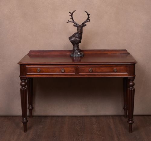 Smart Victorian Mahogany Side Table