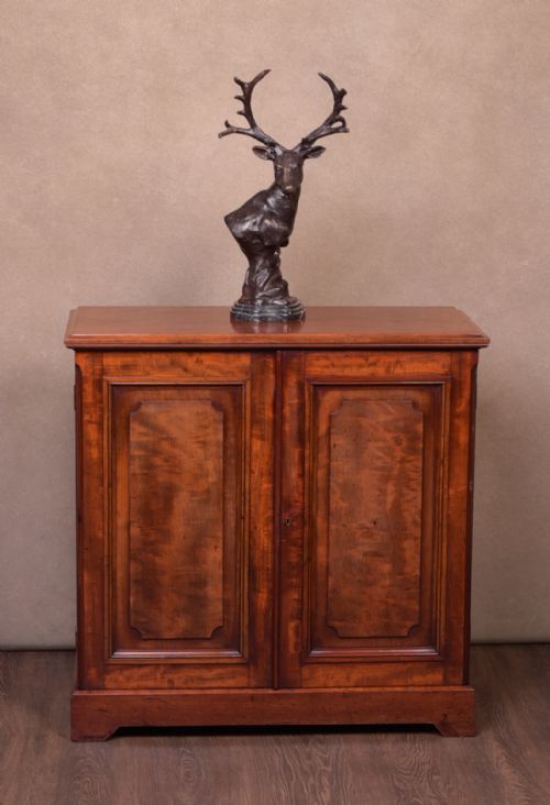 Extremely Good Quality Neat 2 Door Side Cabinet