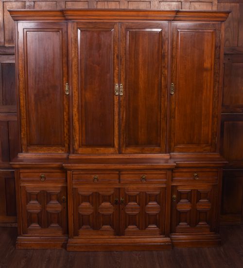 Extremely Good Quality 19th Century Break Front Walnut Country House Estate Cabinet