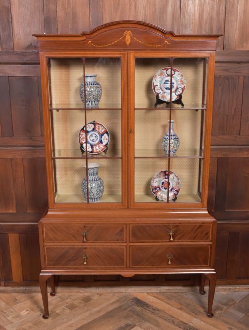 Quality Edwardian Inlaid Mahogany Display Cabinet