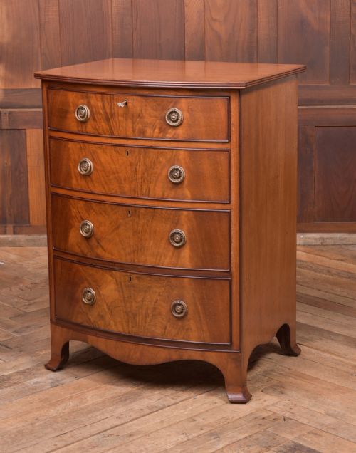 Neat Edwardian Mahogany Bow Fronted Chest of Drawers