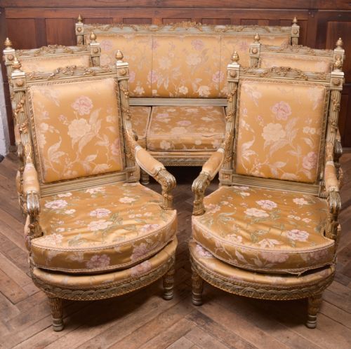 Fantastic 5 Piece  Carved Gilt Wood Salon Suite