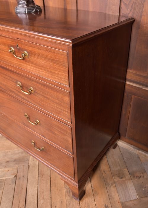 GEORGIAN MAHOGANY 2 OVER 3 CHEST OF DRAWERS - ADDITIONAL PHOTO 5