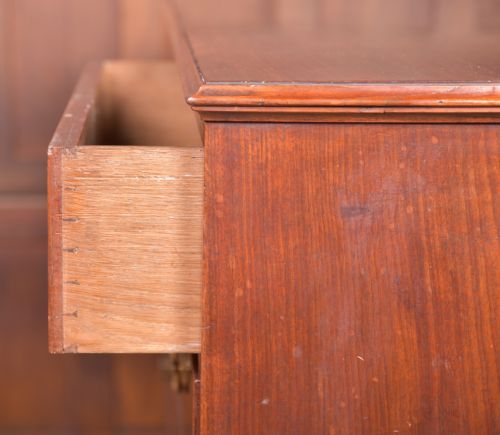 GEORGIAN MAHOGANY 2 OVER 3 CHEST OF DRAWERS - ADDITIONAL PHOTO 12