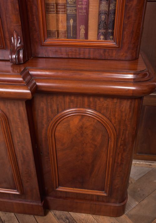 VICTORIAN MAHOGANY BREAKFRONT BOOKCASE - ADDITIONAL PHOTO 11