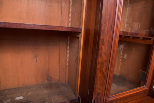 VICTORIAN MAHOGANY BREAKFRONT BOOKCASE - ADDITIONAL PHOTO 24
