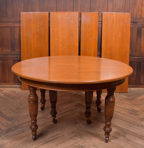 Victorian  Extendable Dinning Table
