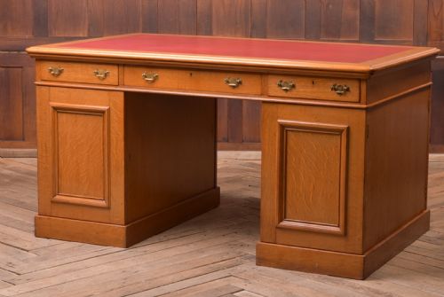 Golden Oak Partners Desk J & T Scott of Edinburgh