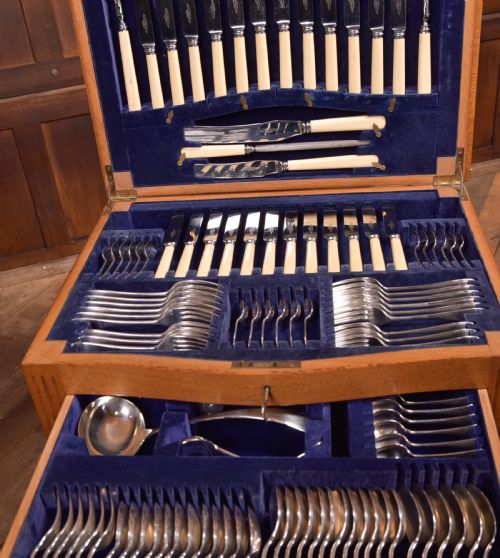 fig 2. Edwardian Cutlery Canteen