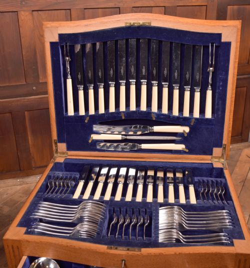 fig 3. Edwardian Cutlery Canteen