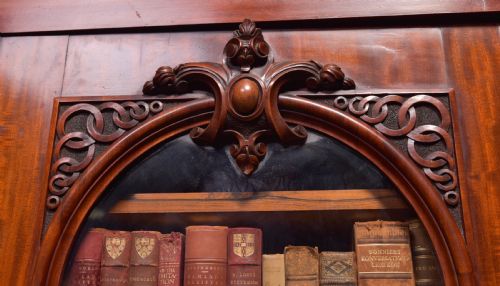 VICTORIAN MAHOGANY BOOKCASE - ADDITIONAL PHOTO 1