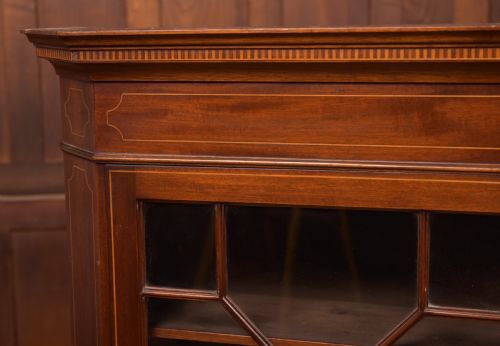 EDWARDIAN MAHOGANY CORNER CABINET - ADDITIONAL PHOTO 5