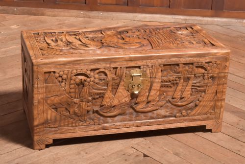 Chinese Camphor Wood Blanket / Storage Box