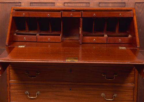 GEORGIAN MAHOGANY WRITING BUREAU - ADDITIONAL PHOTO 9
