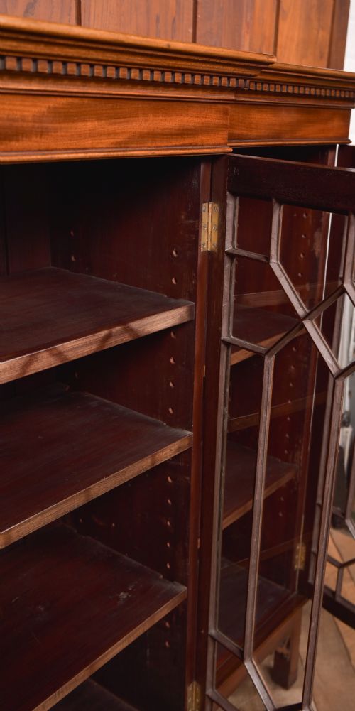 MAHOGANY CHINESE CHIPPENDALE STYLE BOOKCASE DISPLAY CABINET - ADDITIONAL PHOTO 16