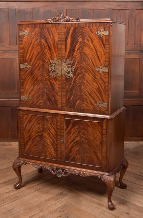 Mahogany Cocktail/ Drinks Cabinet