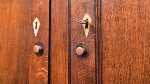 19TH CENTURY OAK COURT CUPBOARD - ADDITIONAL PHOTO 11