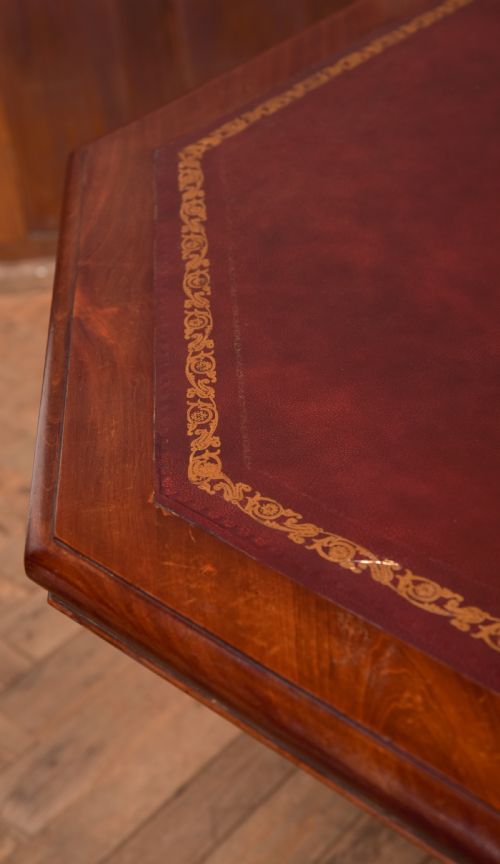 VICTORIAN MAHOGANY CENTRE TABLE - ADDITIONAL PHOTO 4