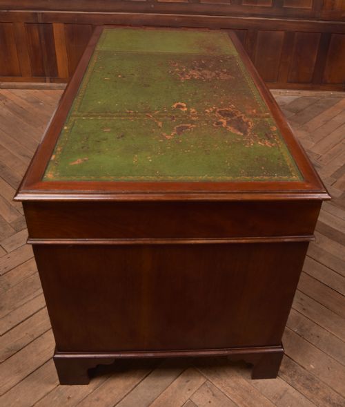 VICTORIAN MAHOGANY KNEE HOLE DESK - ADDITIONAL PHOTO 15