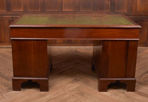 VICTORIAN MAHOGANY KNEE HOLE DESK - ADDITIONAL PHOTO 16