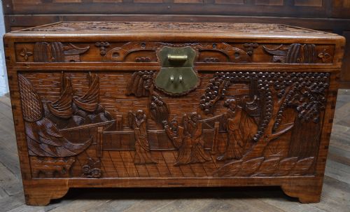 Oriental Camphor Wood Blanket / Storage Box