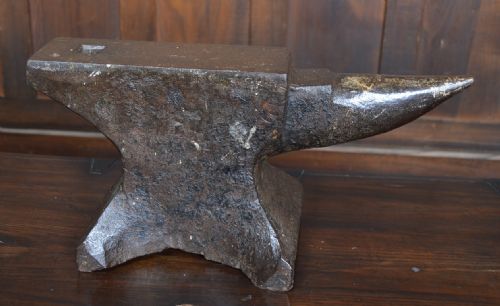 Blacksmiths Cast Iron Anvil