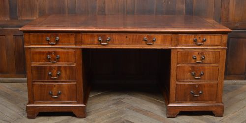 Edwardian Mahogany Knee-hole Desk