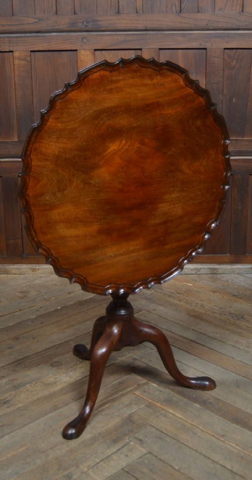 Georgian Pie Crust Snap Top Table