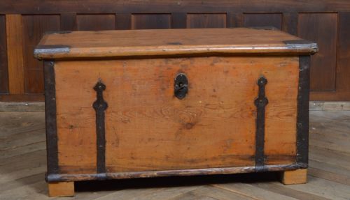 Victorian Pine Storage / Blanket Box